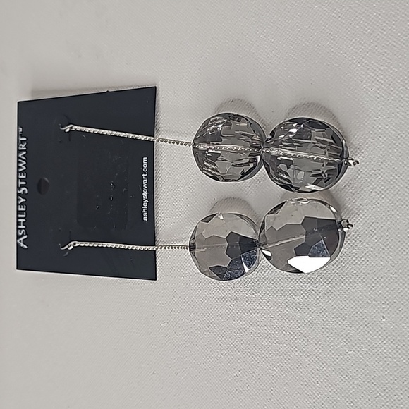 AS Diamond Cut Silver Gray Crystal Drop Earrings - Picture 5 of 11